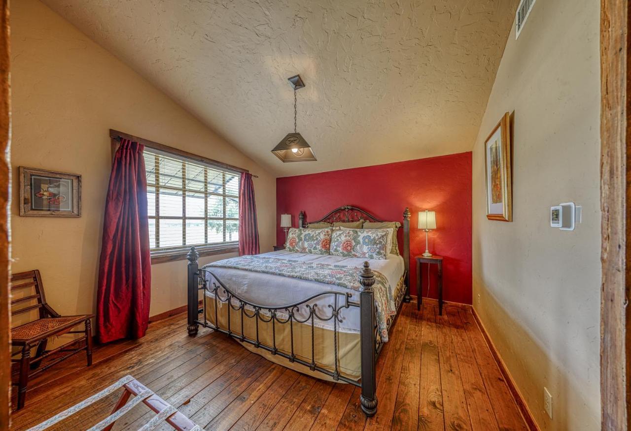 Apartament Historic Rocky Hill Fredericksburg Zewnętrze zdjęcie